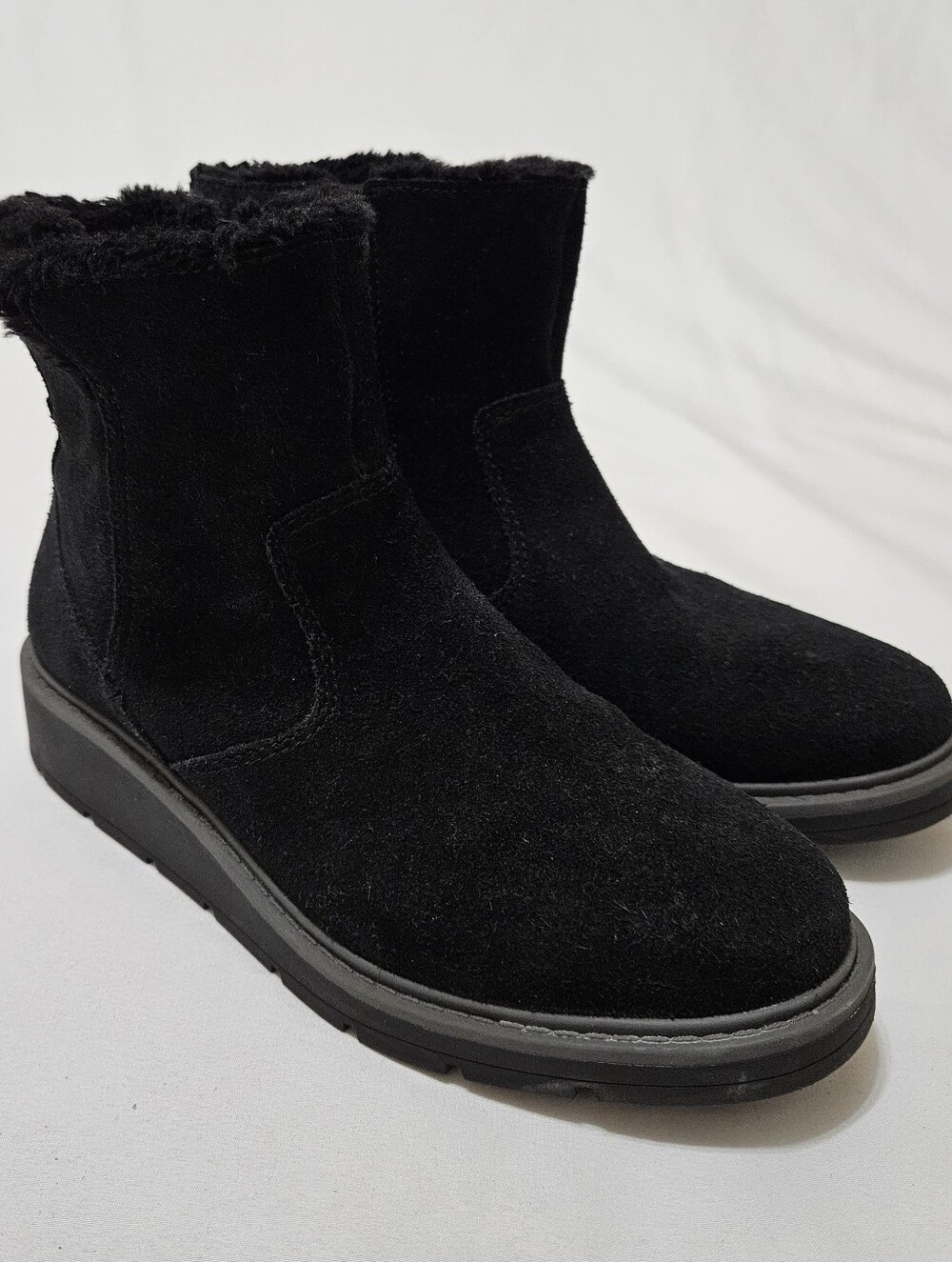 Clarks Women's Size 8 M Ivery Opal Black Suede Boots Side Zipper